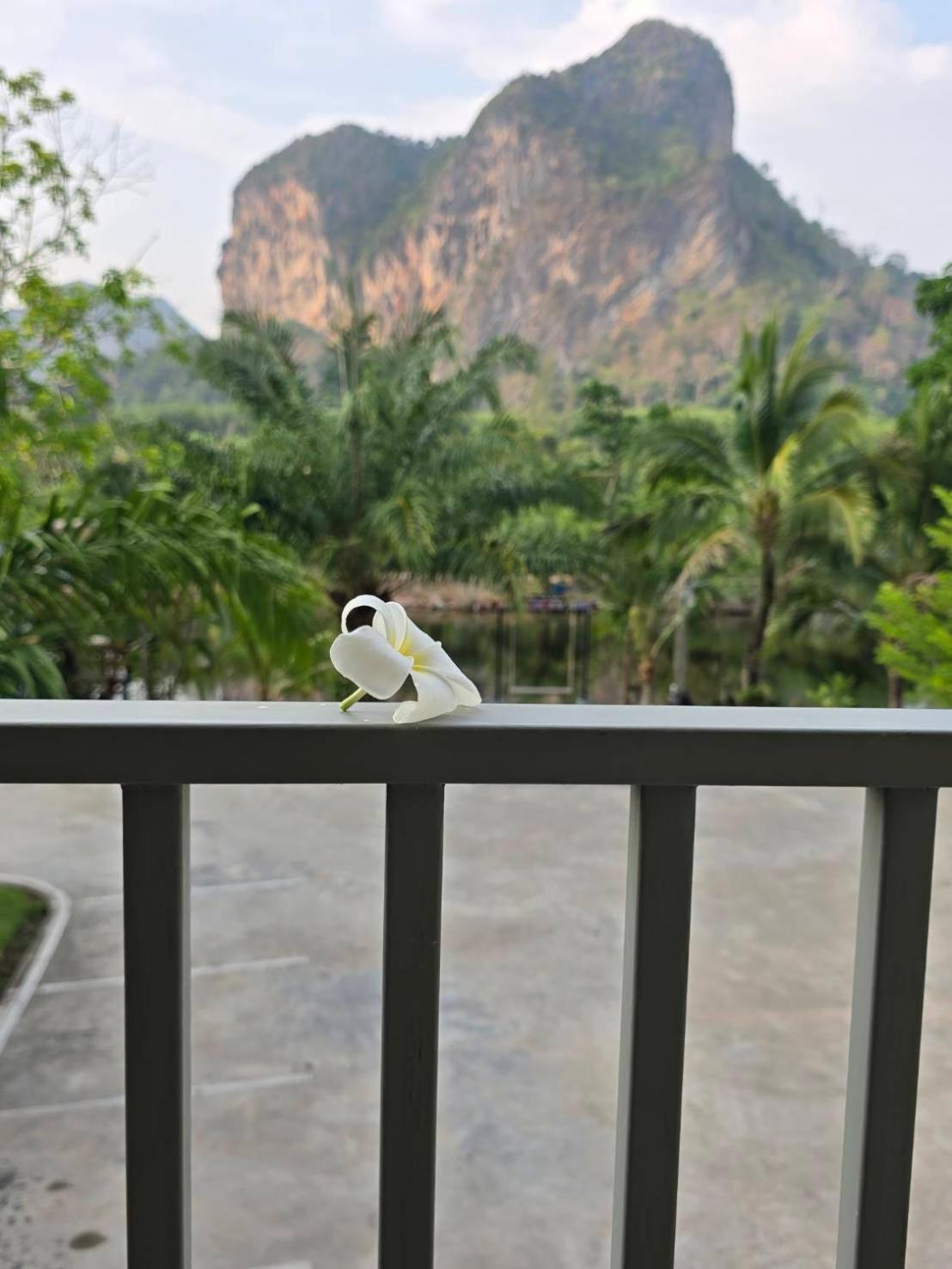 Baannai Lake View Resort Ao Nang Екстериор снимка